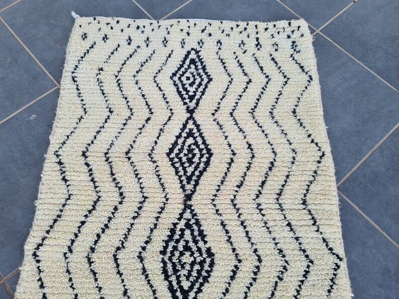 Authentic traditional Berber wool rug size 200/300 cm