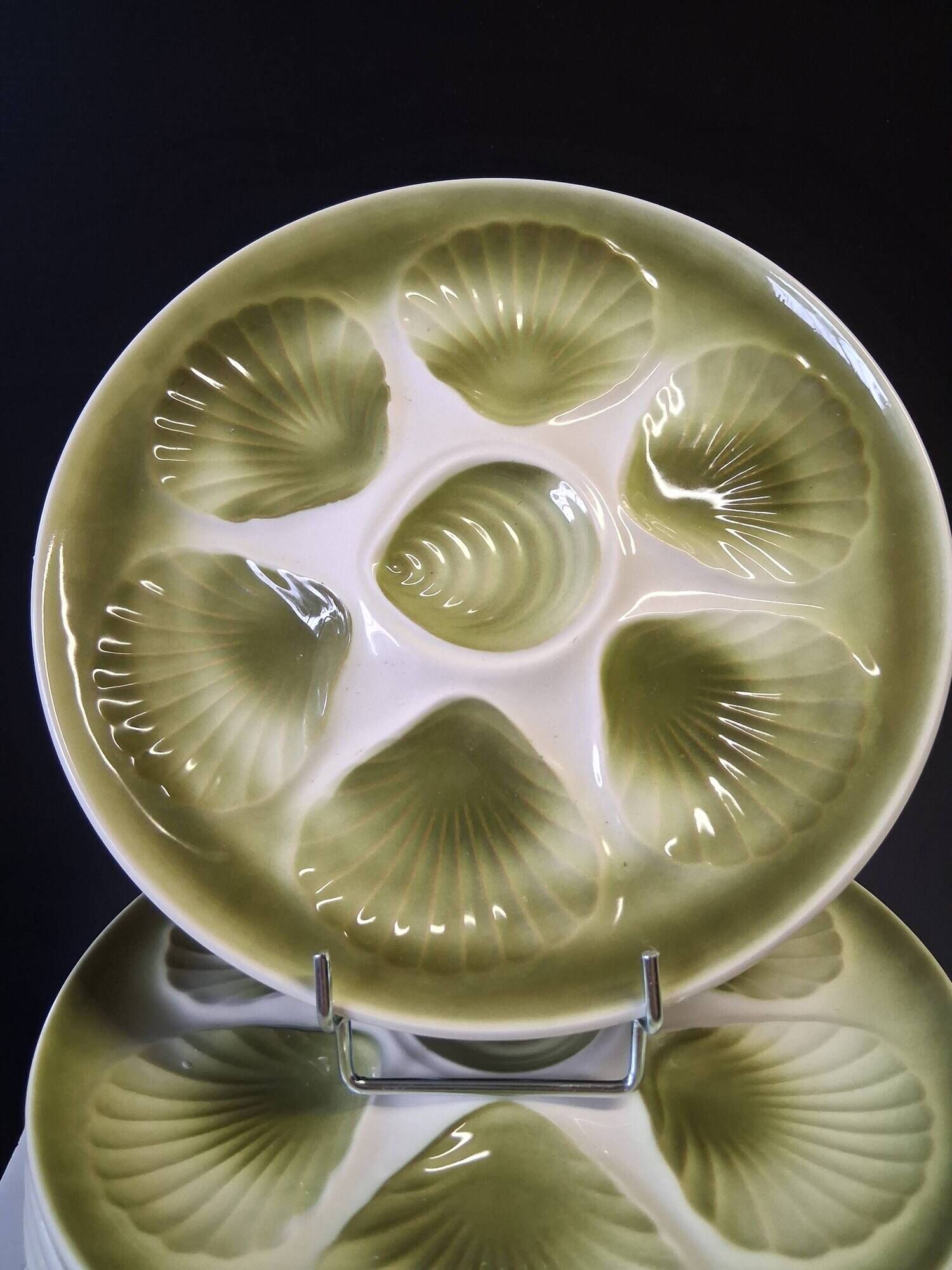 6 oyster/shellfish plates from Moulin des Loups in very good condition.