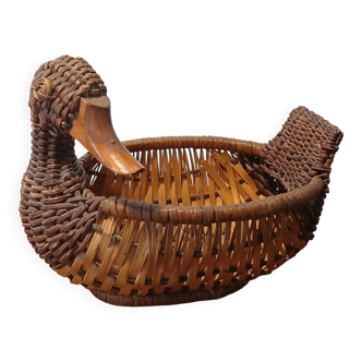 Wicker duck basket