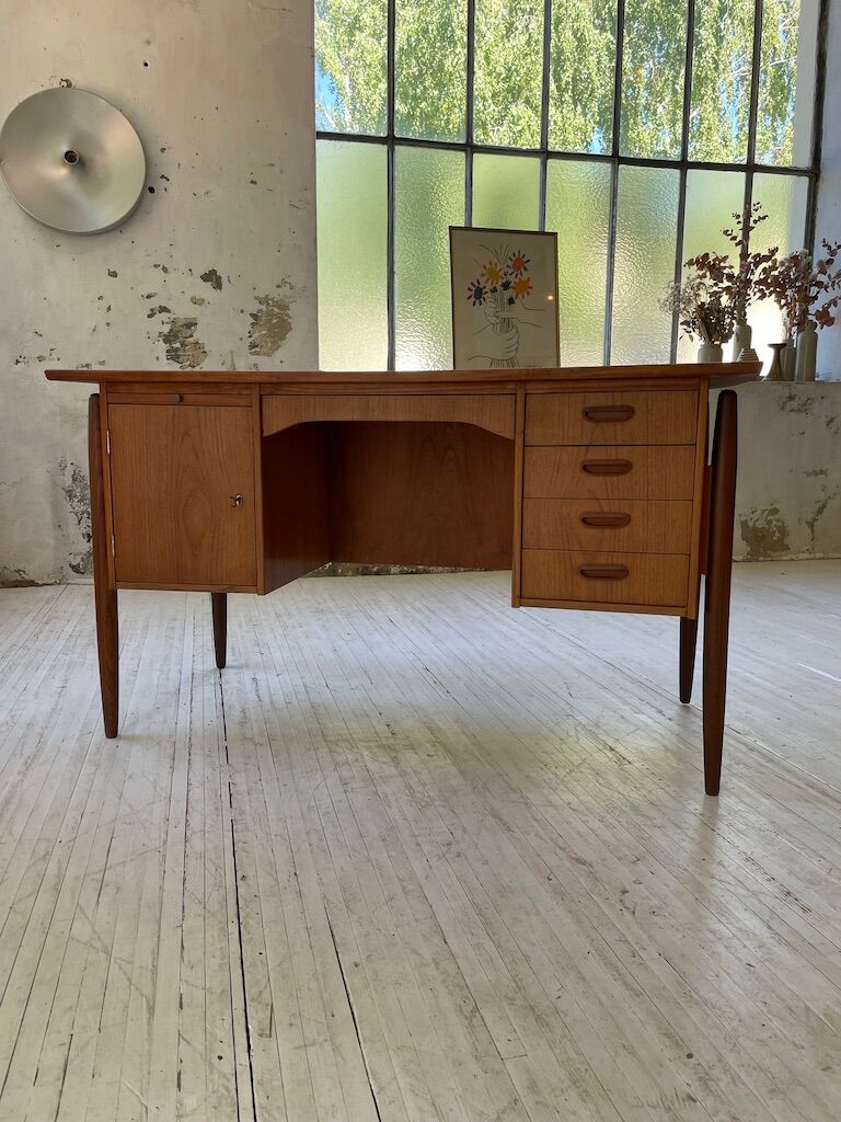 Scandinavian "boomerang" two-sided teak desk Midtjydsk Mobelfabrilk