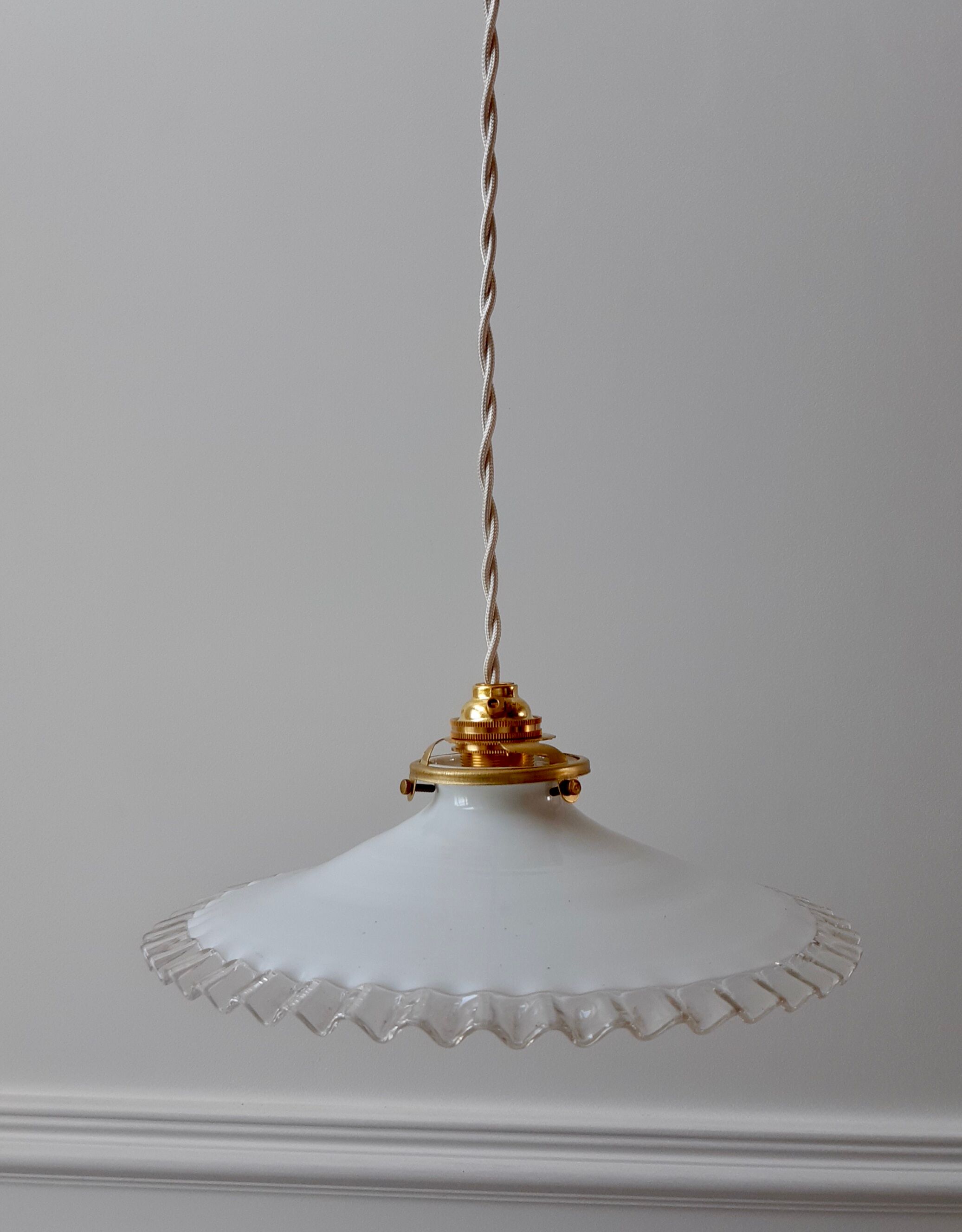 Suspension in white and transparent toothed opaline early twentieth century