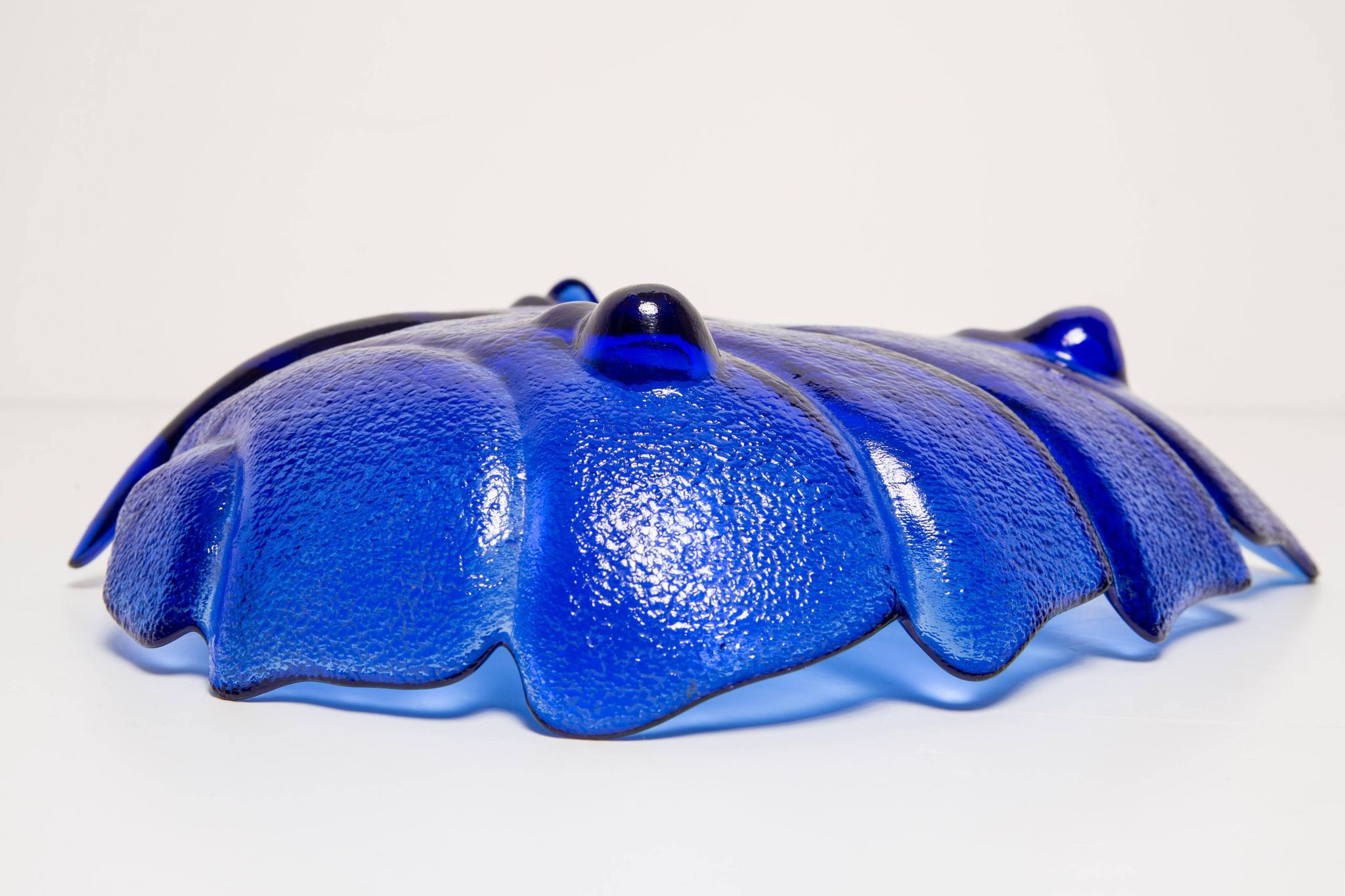 Decorative deep blue glass leaf plate, Italy, 1960s.