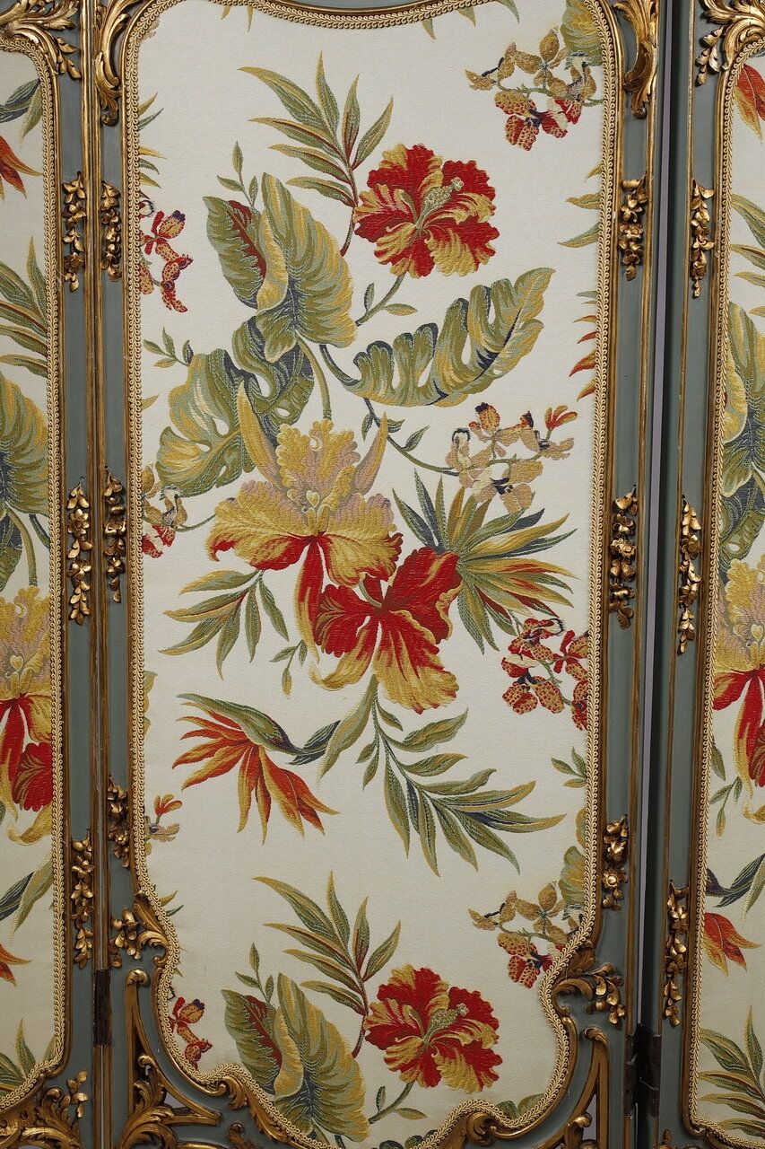 Louis XV style screen with three sheets in molded wood and embroidered fabrics