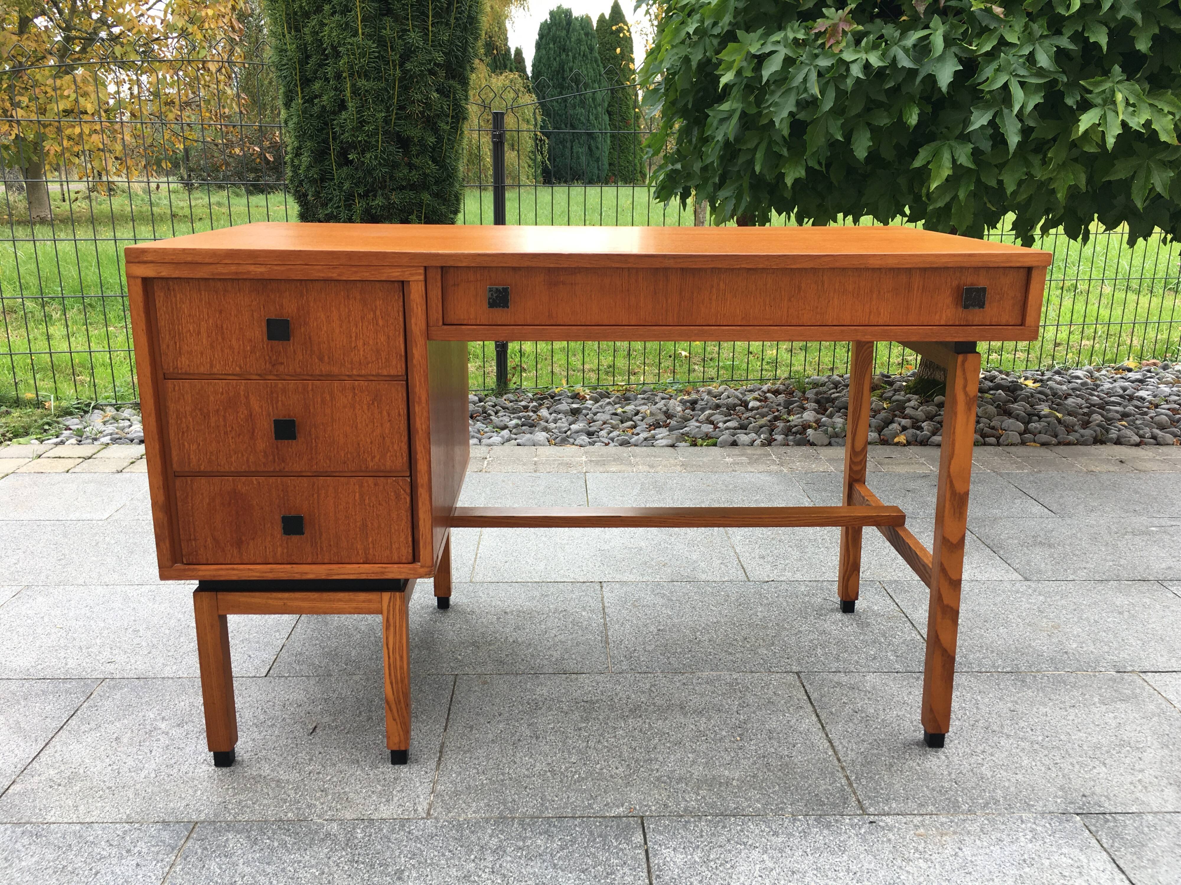 Bureau moderniste MDK en teck Belgique années 60