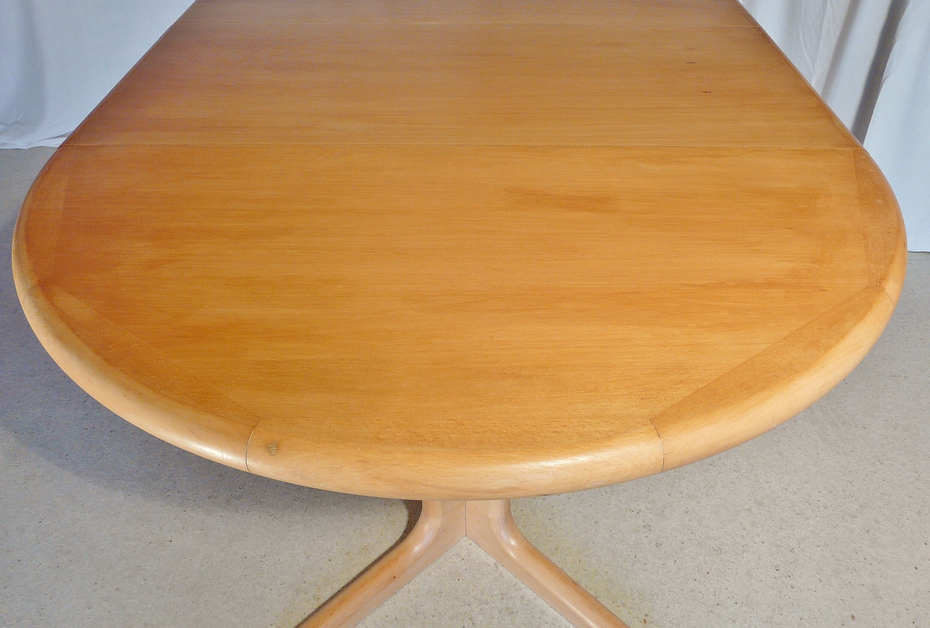 Expandable round table in Scandinavian blond teak Laurits M Larsen