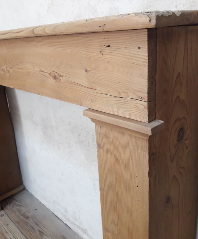 Fireplace mantle XIX l130xh103cm in fir