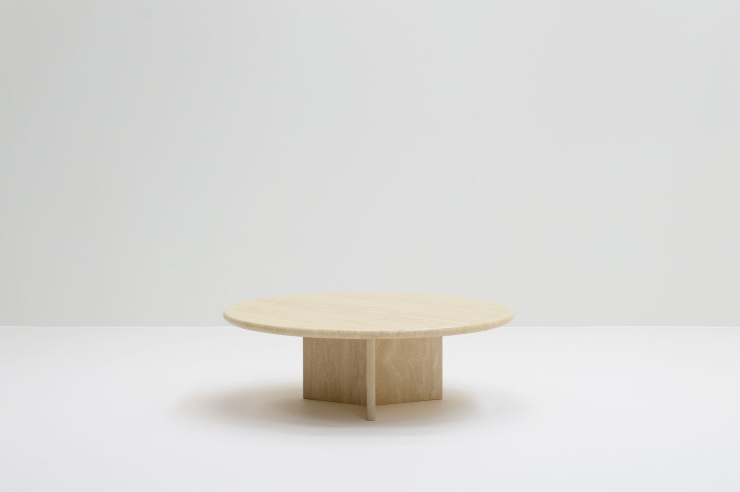 Round travertine coffee table, italy 70s