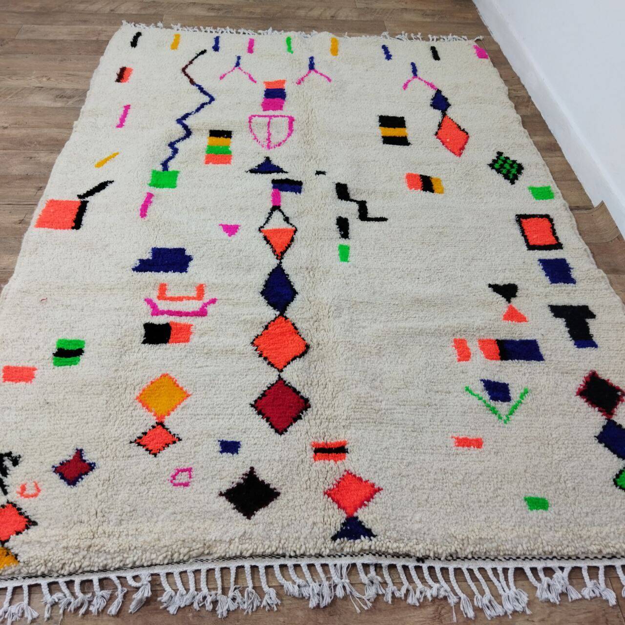 Tapis berbère marocain artisanal fait main 272 x 198 cm