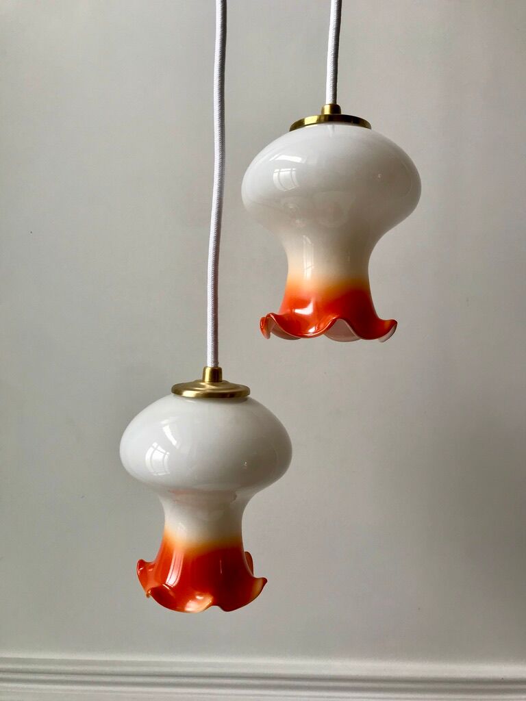 Pair of orange opaline tulips gradient white thread 70s