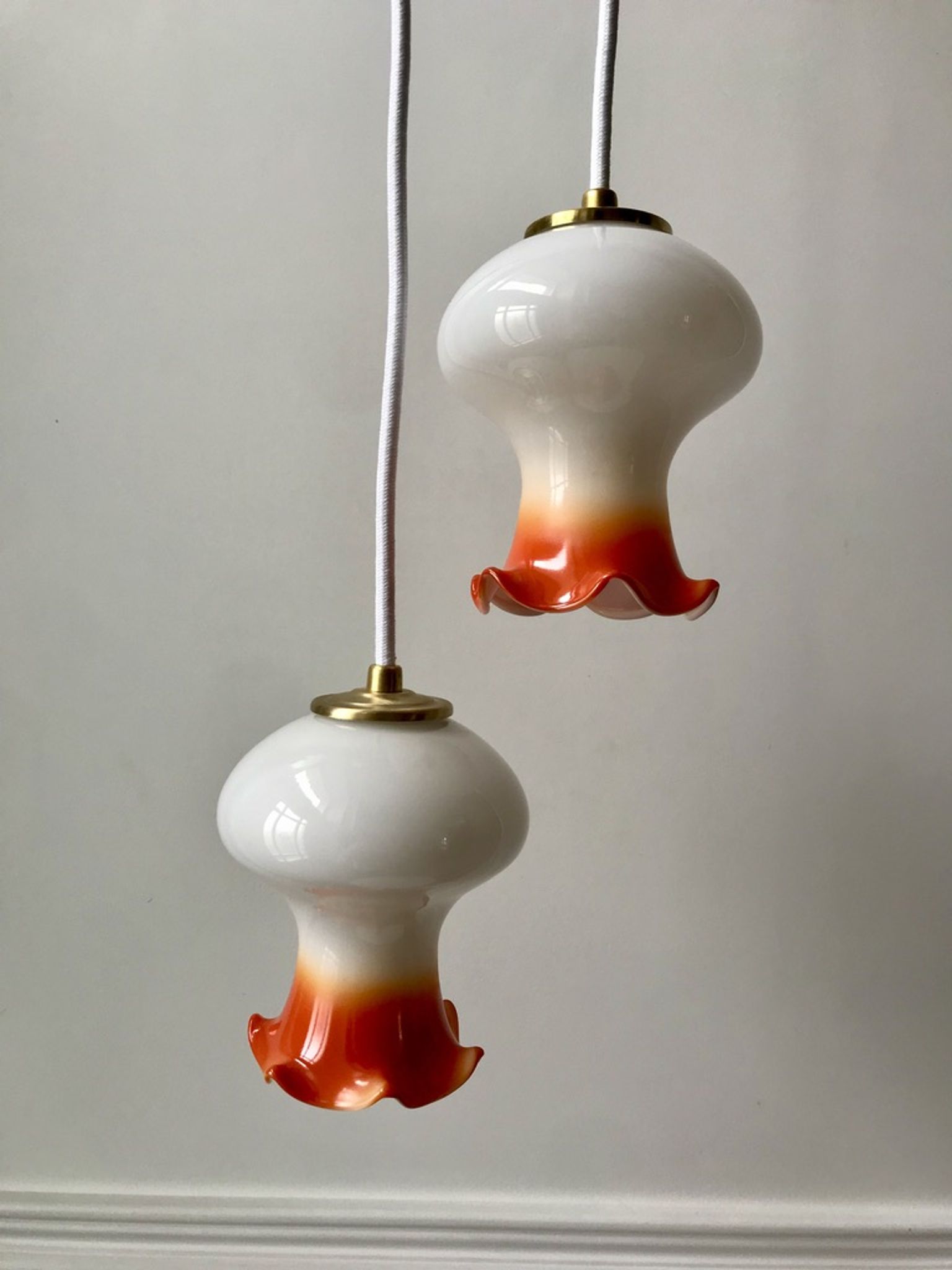 Pair of orange opaline tulips gradient white thread 70s