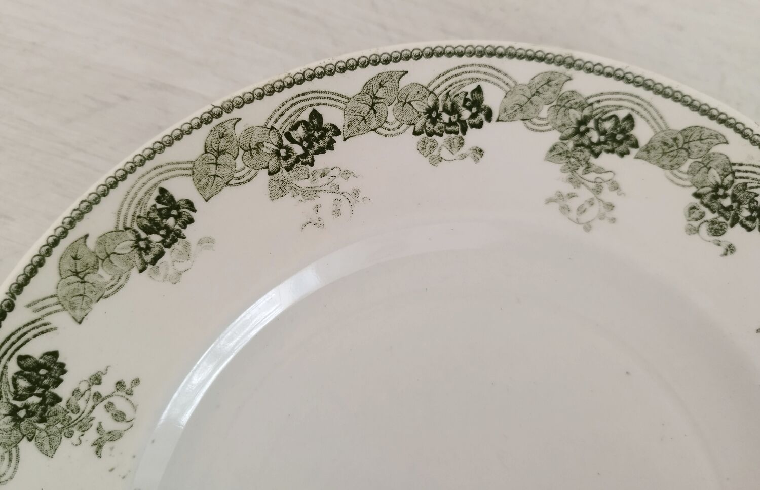 Flat Faience Plate Old Wolves Mill Hamage Violetta