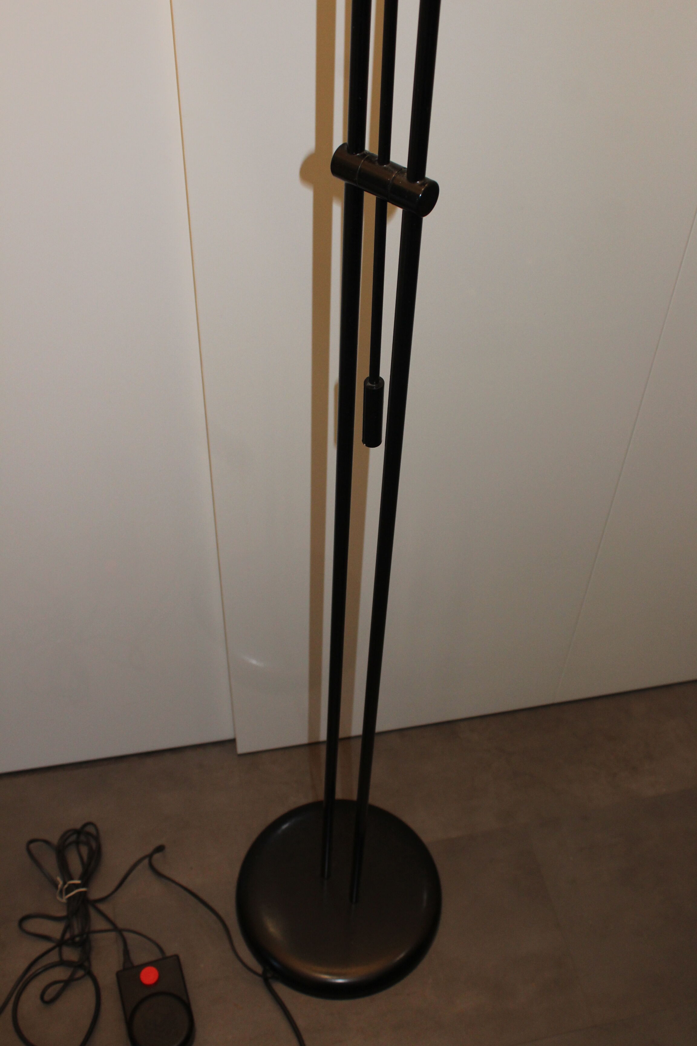 Floor lamp design 1980 design italy relux