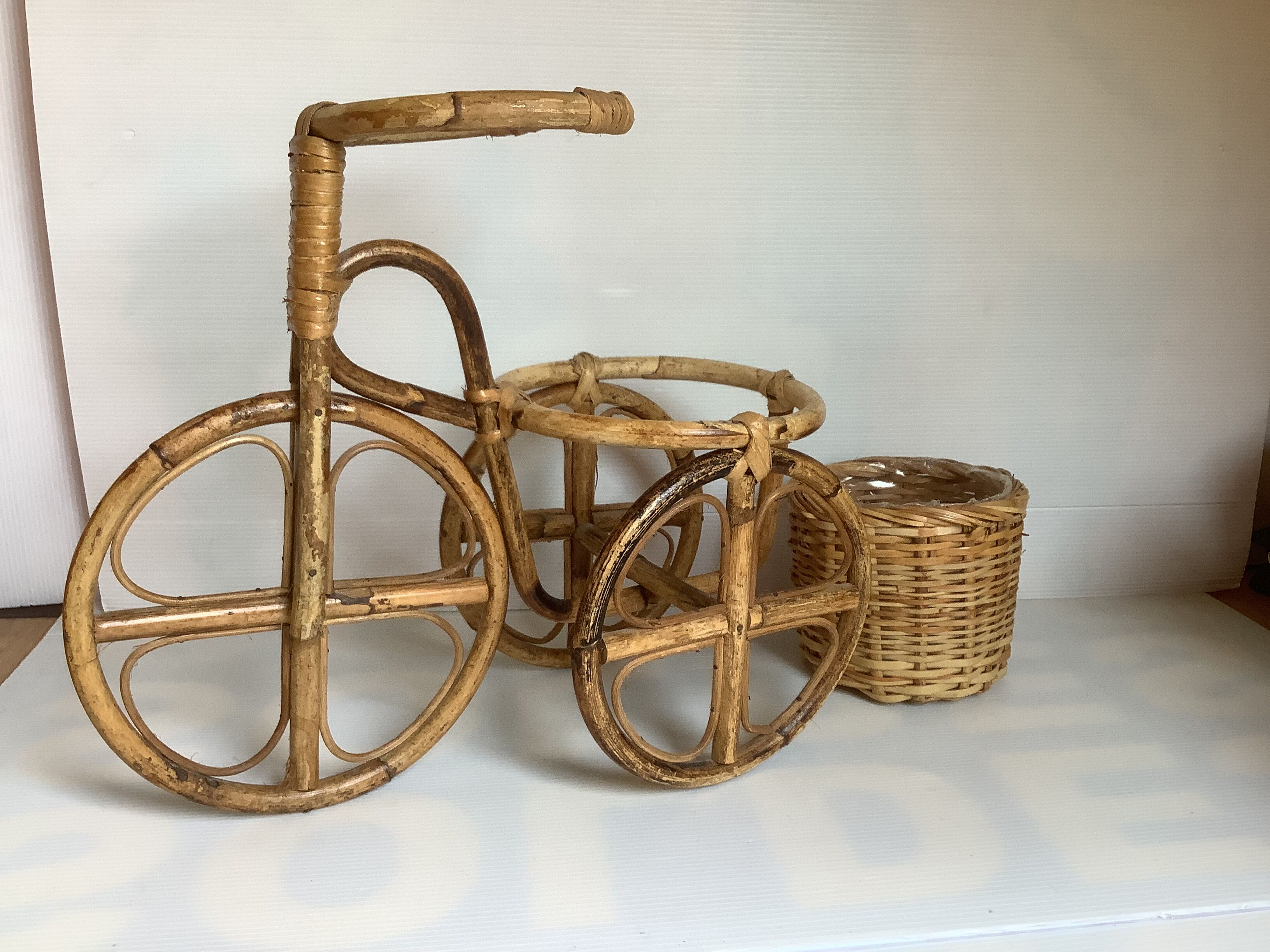 Cache pot bike bamboo wicker rattan