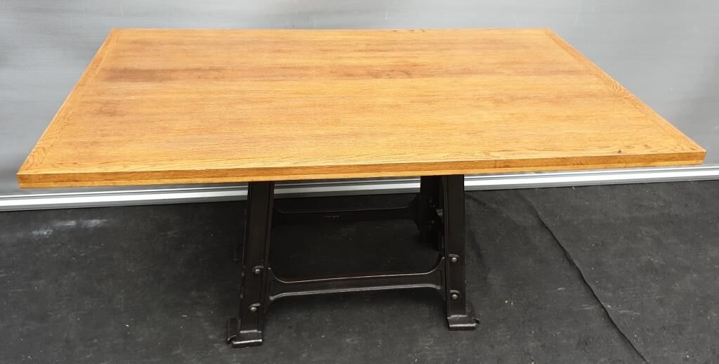 Industrial table cast iron base up to 6 guests