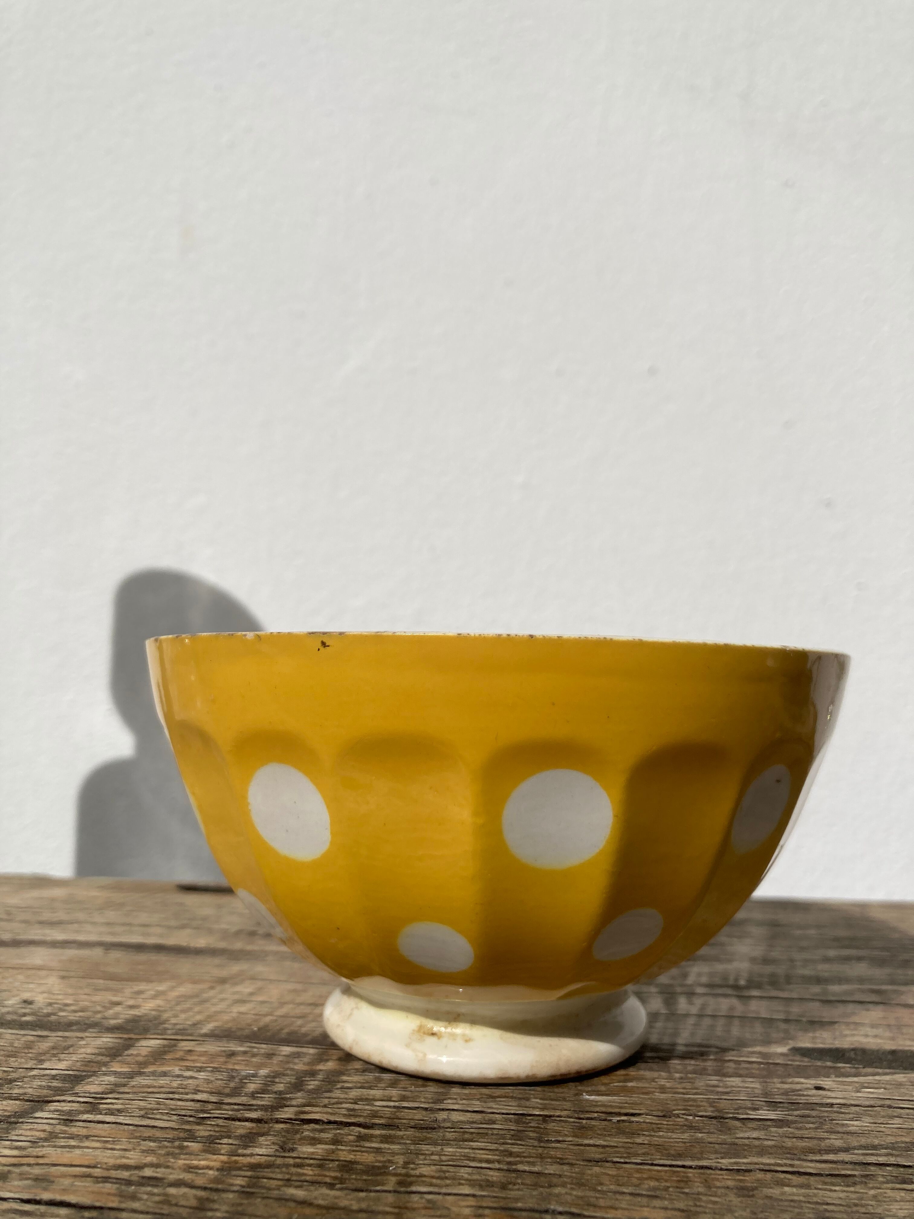 Old bowl Sarreguemines Digoin yellow with white polka dots, antique ceramics