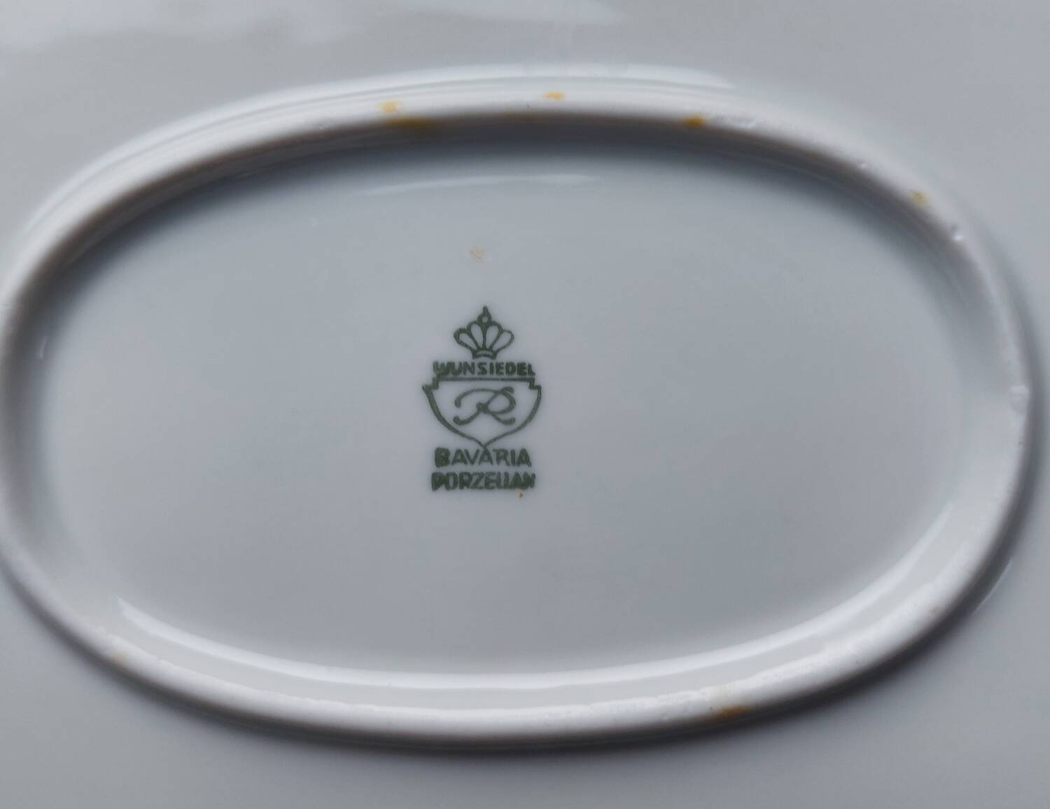 Oval serving dish in Bavarian porcelain