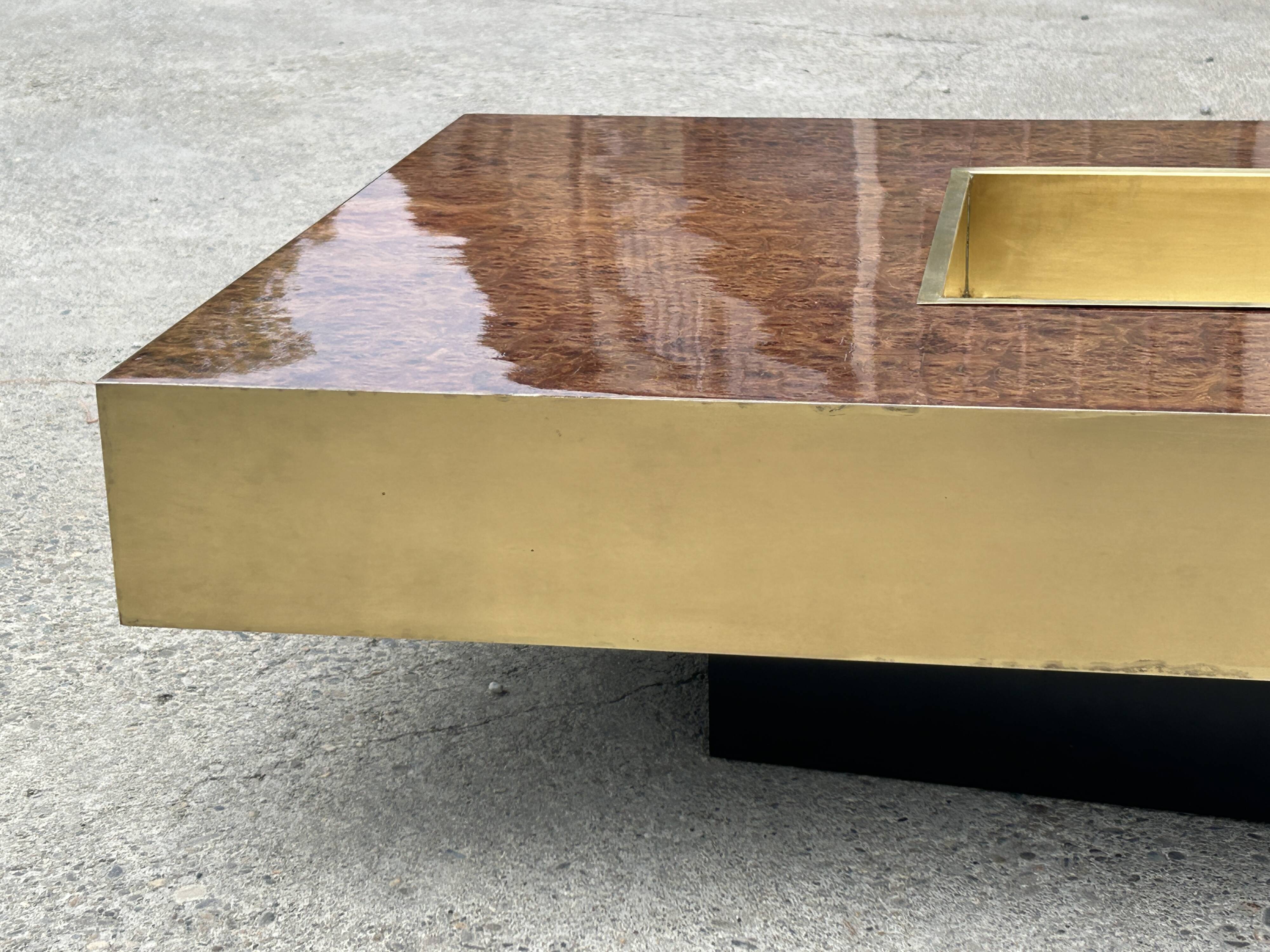 Willy Rizzo coffee table in walnut burl and brass 1970