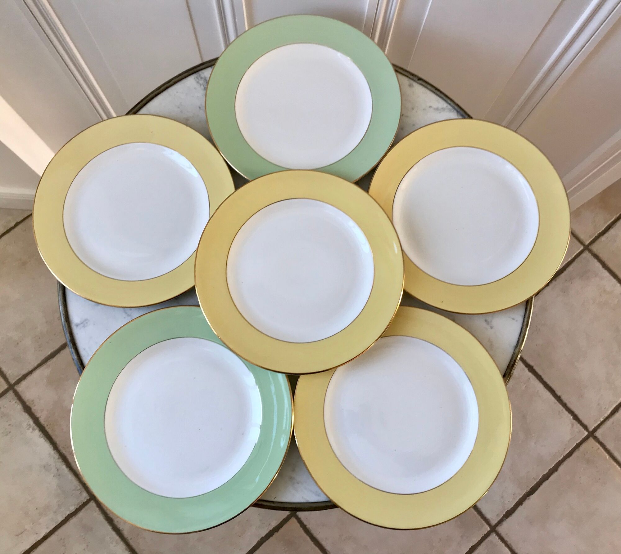 Set of 4 flat plates Saint-Amand pastel yellow and almond green 60s