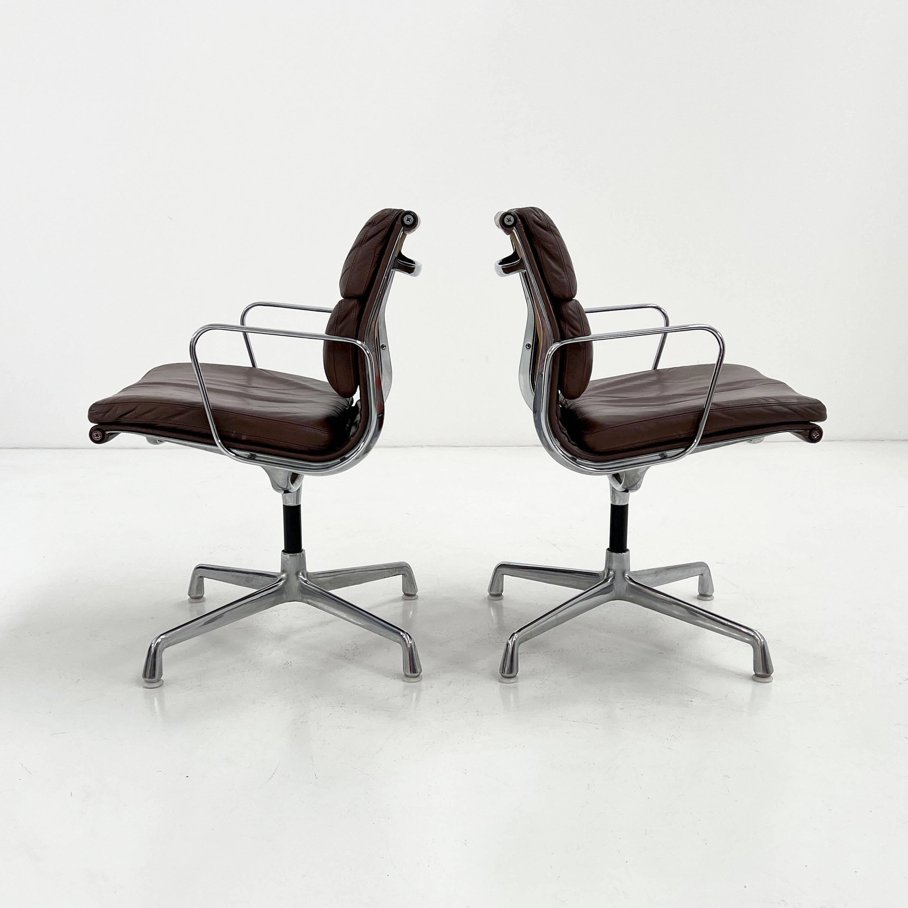 Fauteuil de bureau EA208 Soft Pad par C.& R. Eames pour Hermann Miller, 70