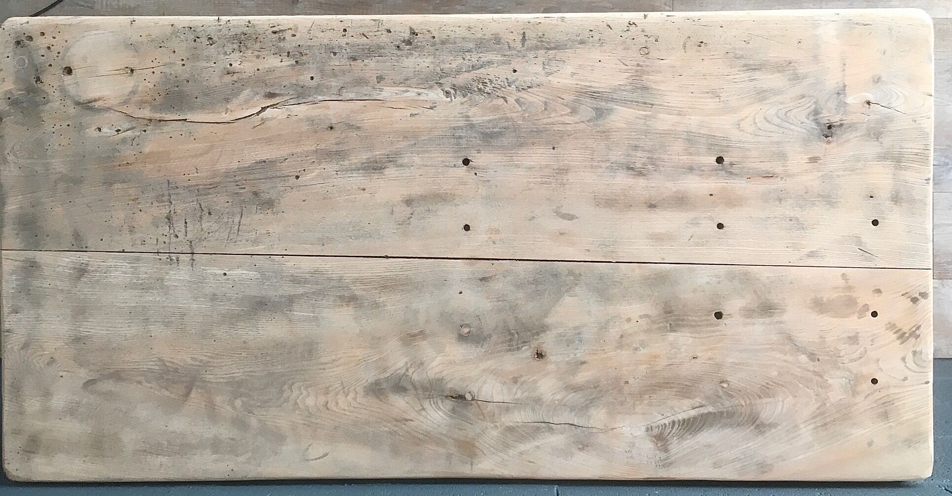 Workbench made of light wood