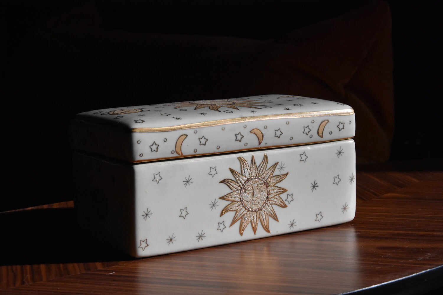 Astral decoration ceramic box