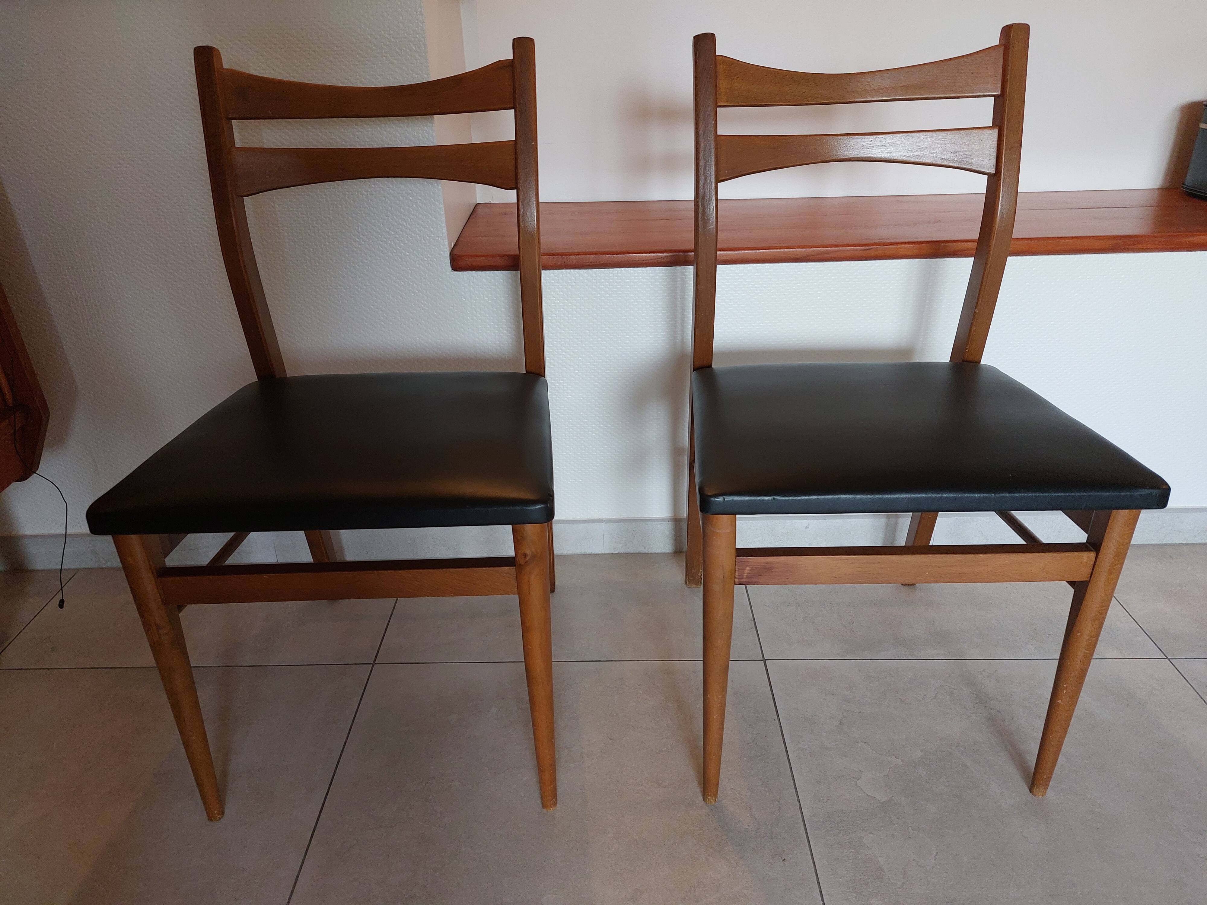 5 Scandinavian style chairs, wood and black faux leather.
