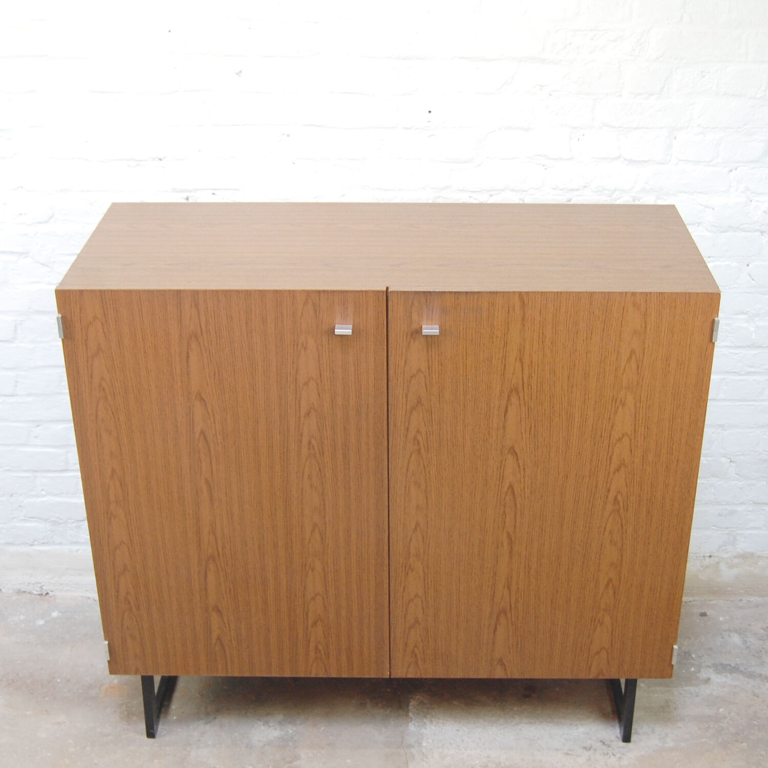Storage cabinet "1290" by Pierre Guariche for Meurop, 1960s
