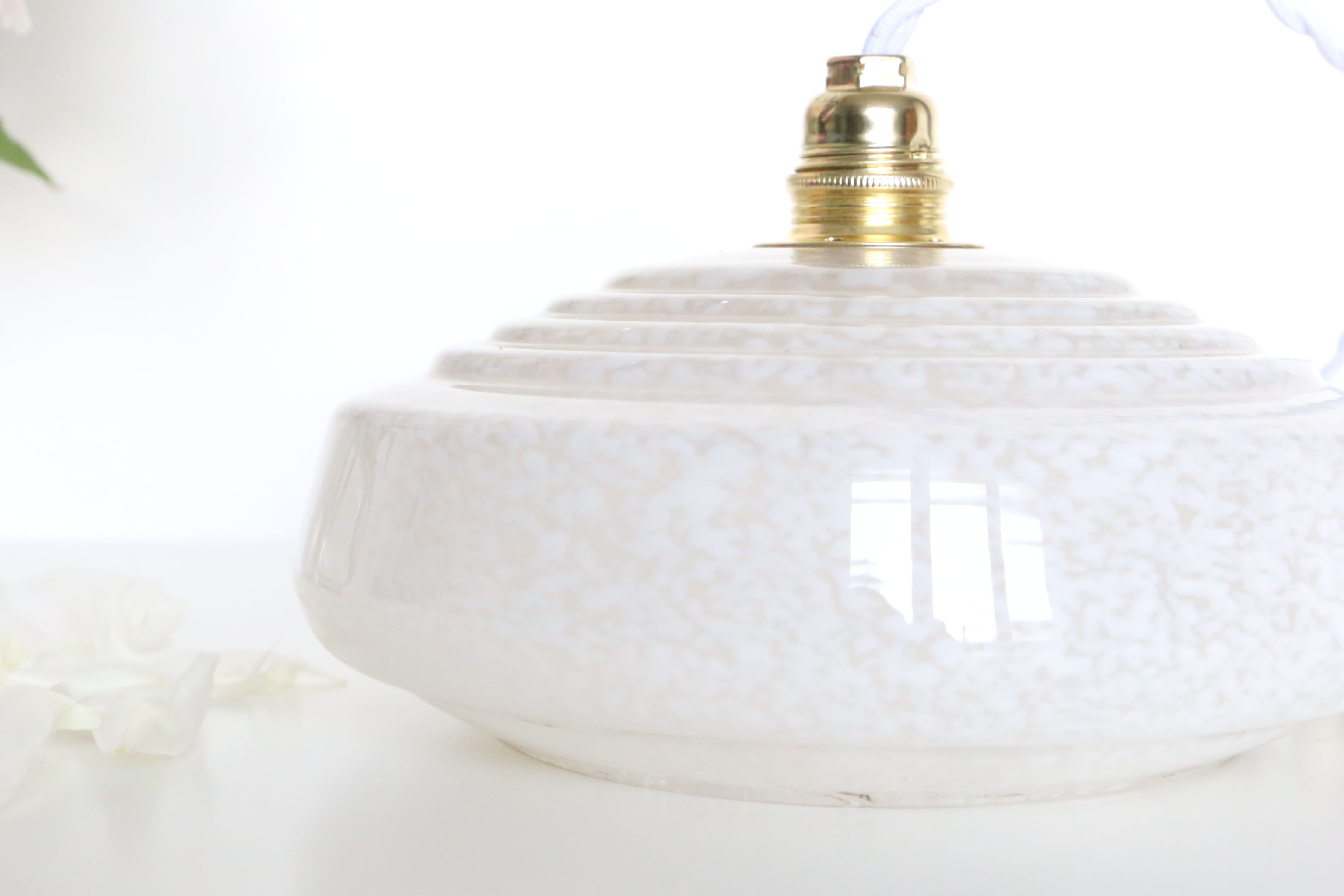 White Clichy glass hanging