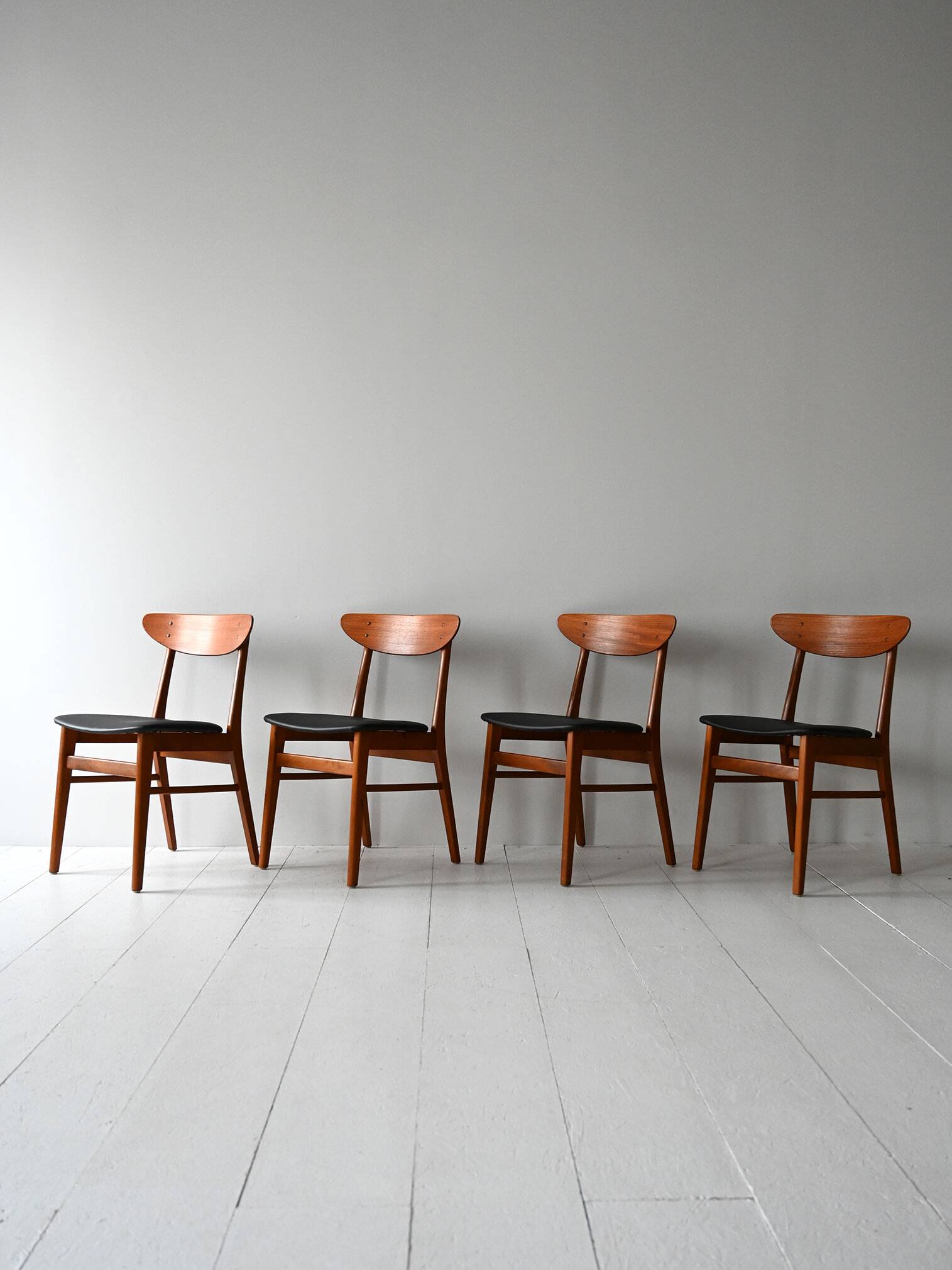 Quatre chaises danoises vintage en teck par Farstrup