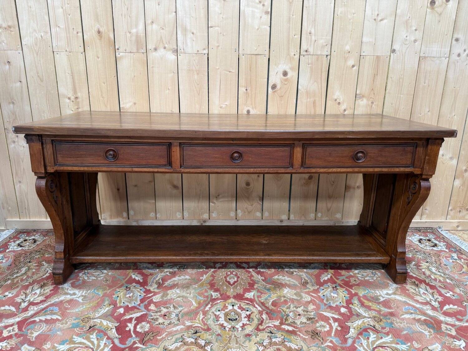 Console-table de milieu Néo-Renaissance – Travail lyonnais – Noyer massif