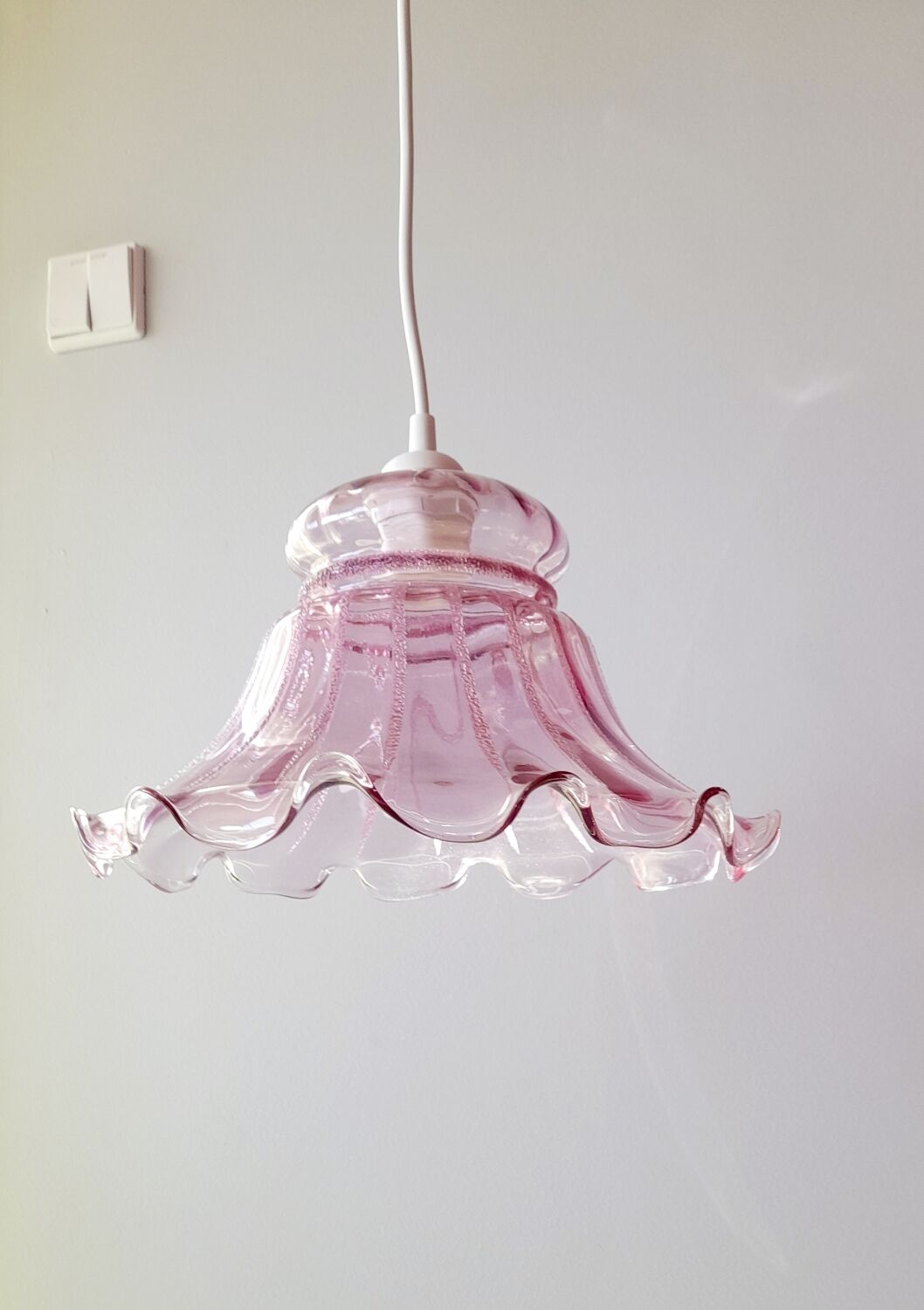 Pink glass pendant lamp