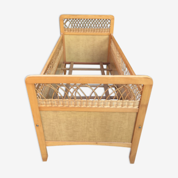 Lit enfant design scandinave en rotin et bois