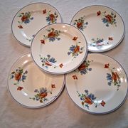 Set of 5 plates from Salins les Bains model "Poppies" in good condition.
