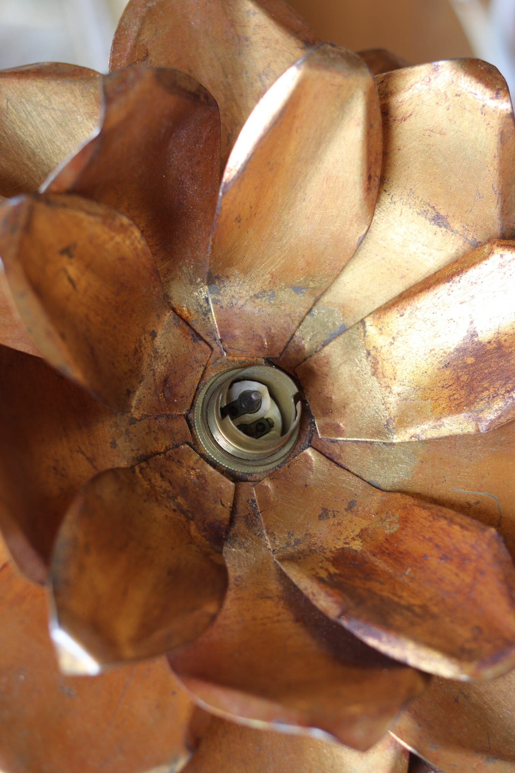 Vintage ceiling light in gilded metal, flower-shaped.
