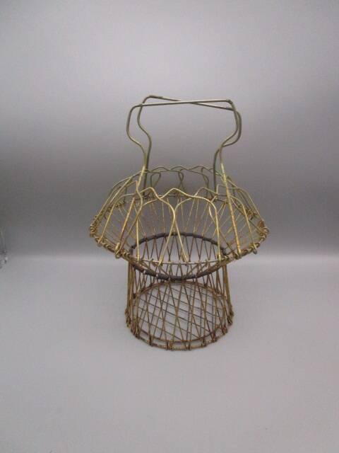 Panier ancien en métal doré
