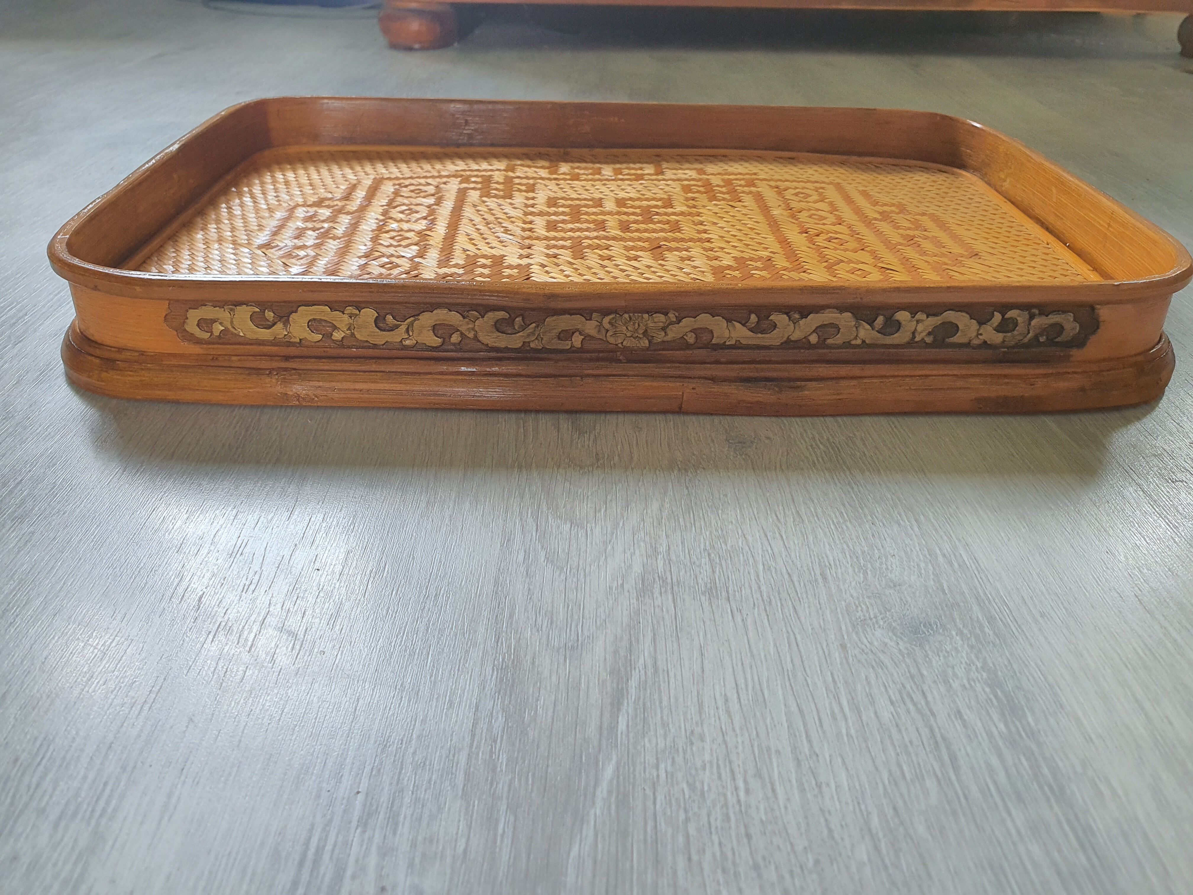 Old wood top, golden and wicker flower work
