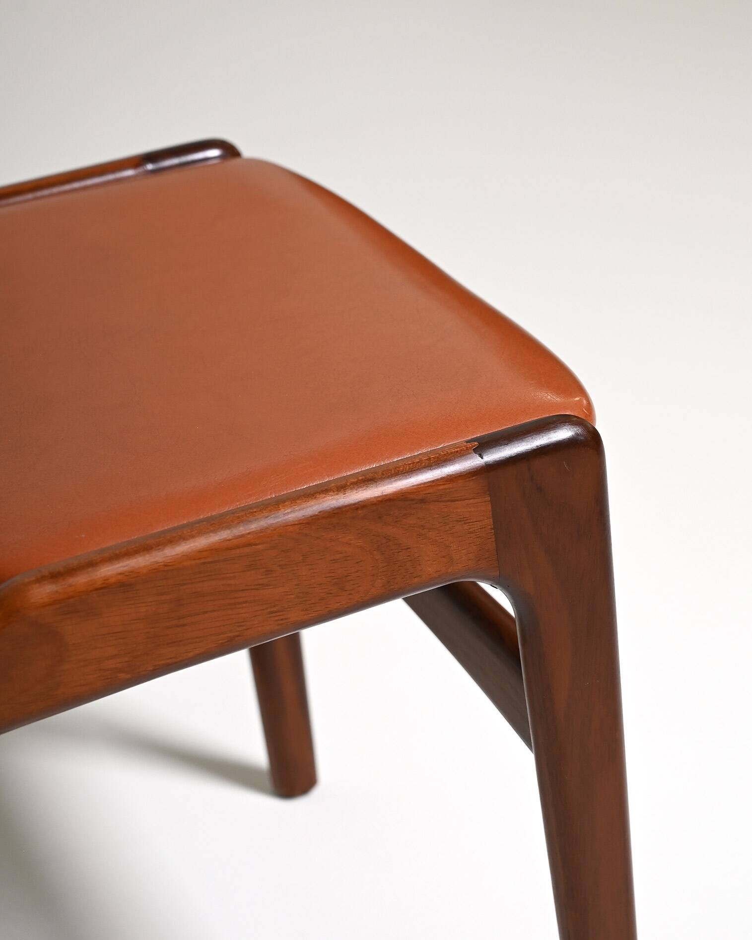 Set of six "Model 89" chairs by Erik Buch for Danish Anderstrup Møbelfabrik