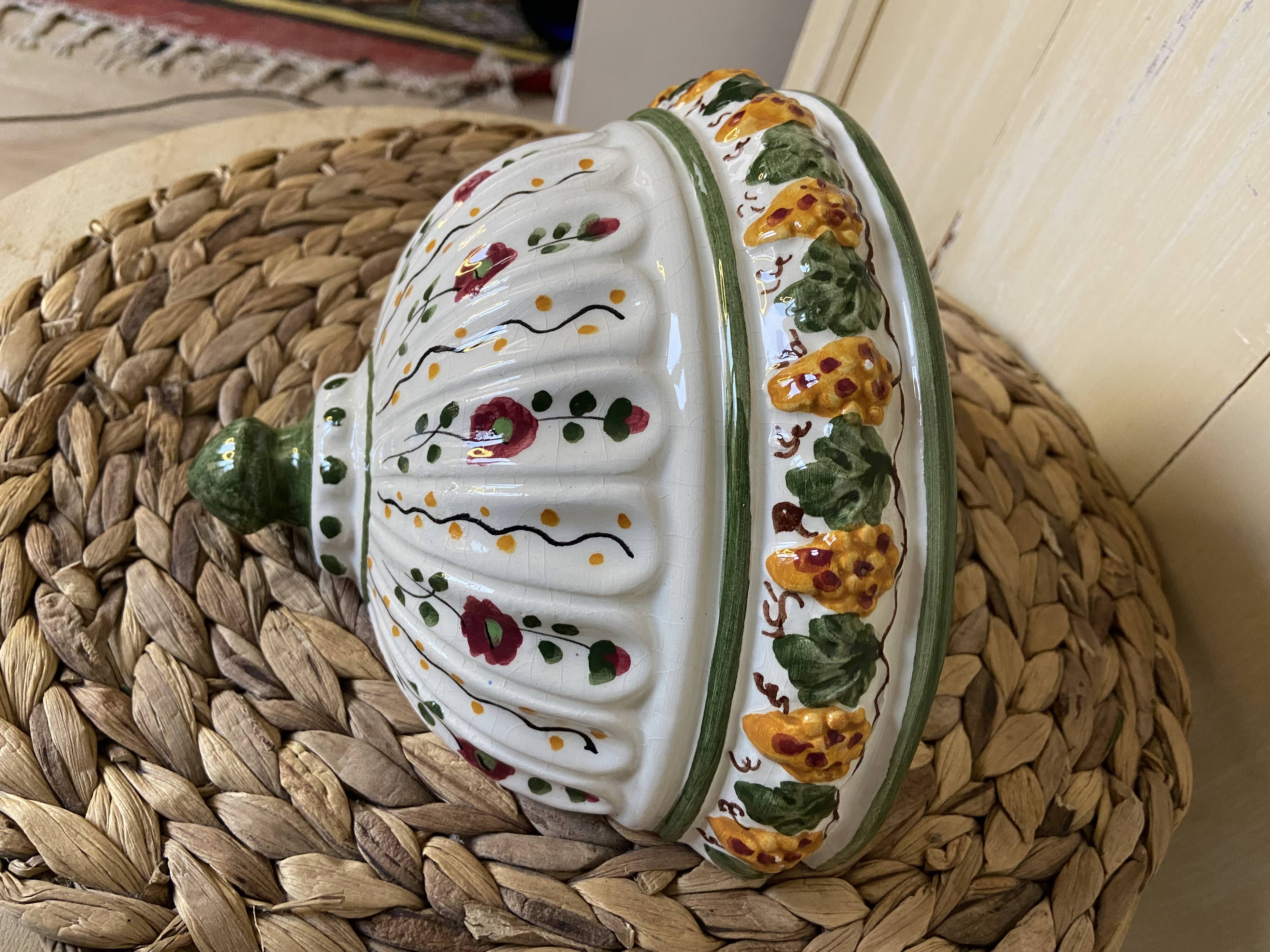 Wall hanging flower pot