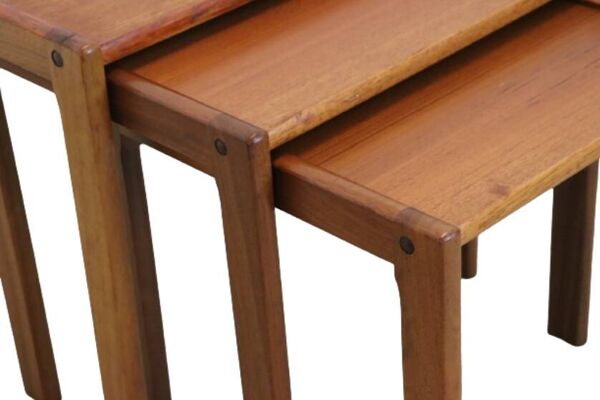 Suite de 3 tables gigognes 'Frankenau'