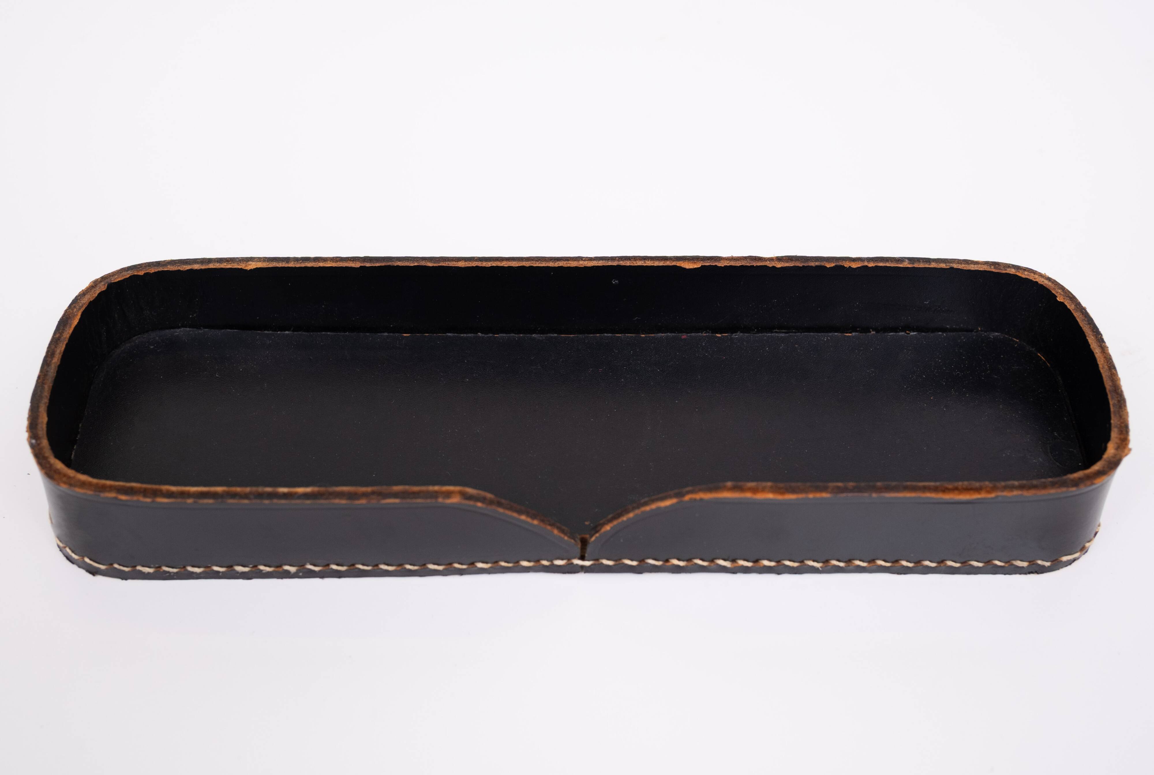 Grand ensemble de bureau exclusif en cuir cousu, années 1960, France