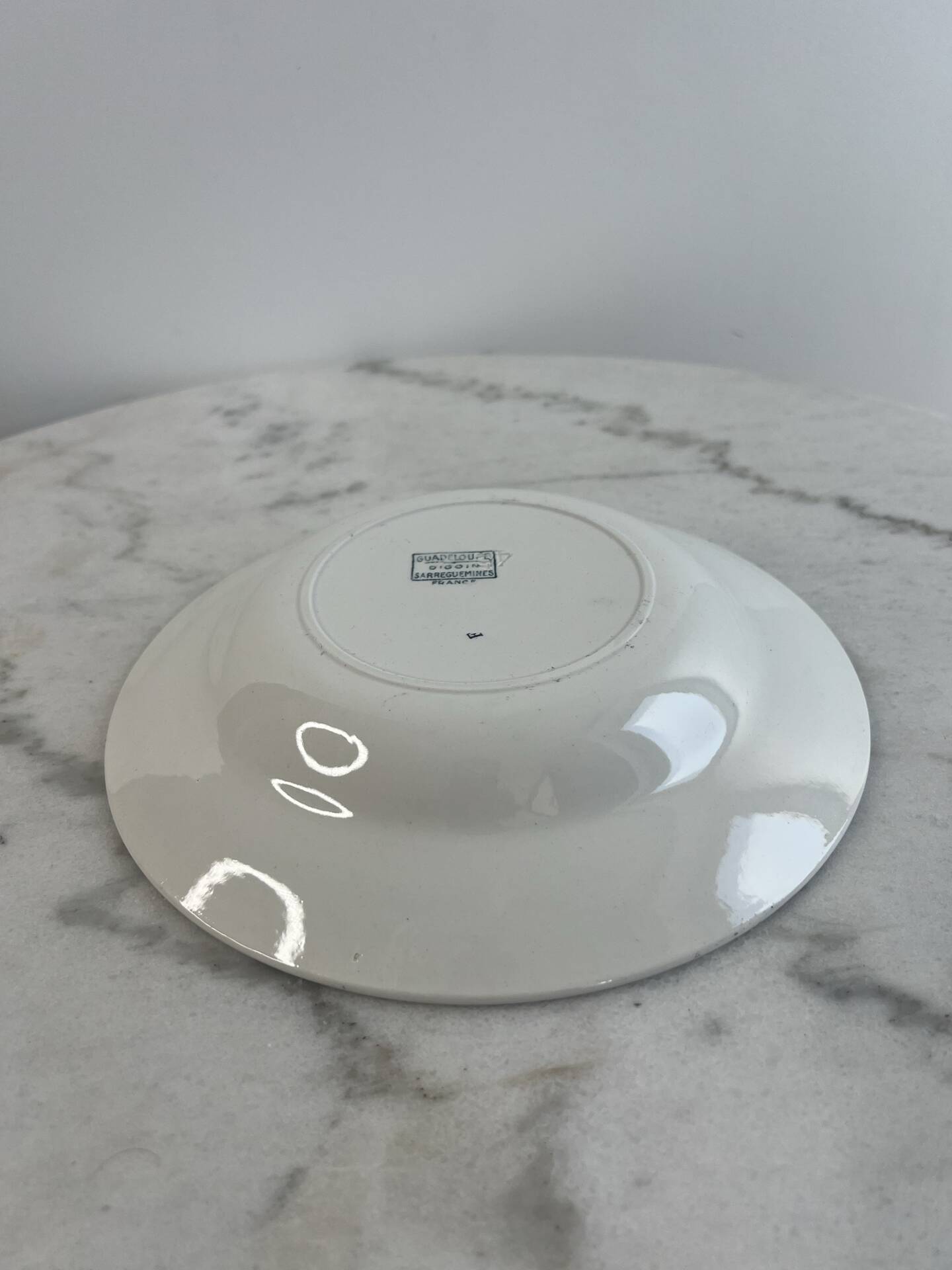 Shallow dish in ironstone Sarreguemines Digoin 22cm