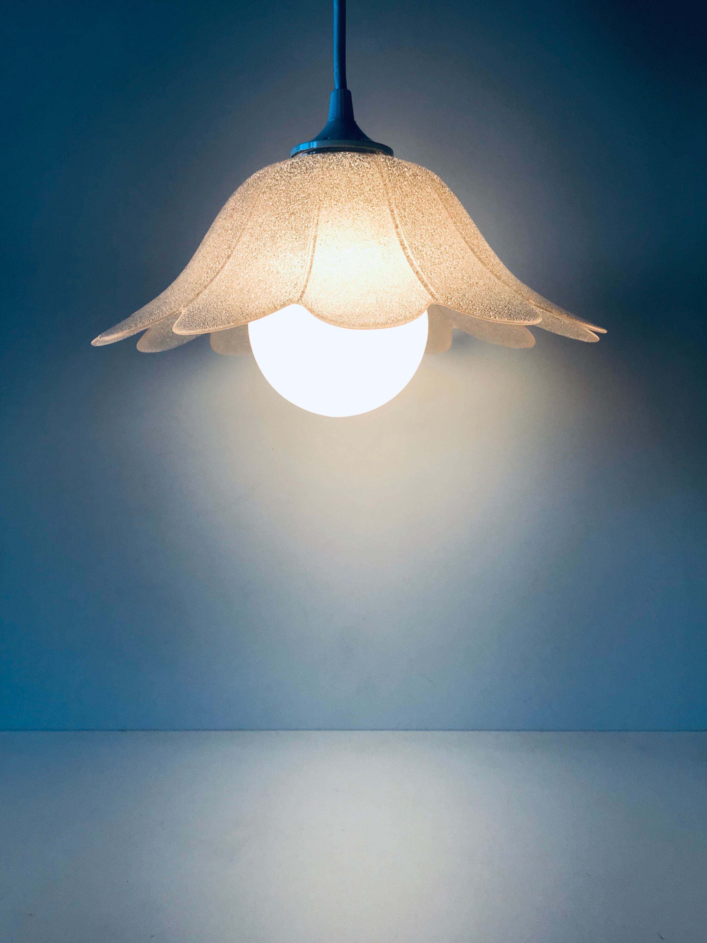 Glass flower suspension