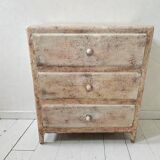 Small chest of drawers with pigments