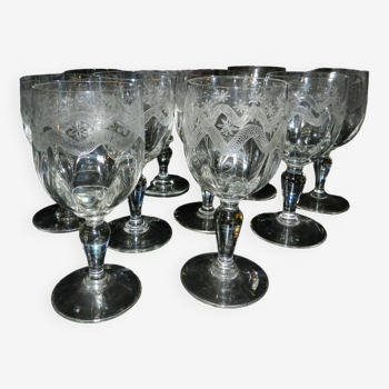 Verres anciens en verre soufflé gravé du 19ème