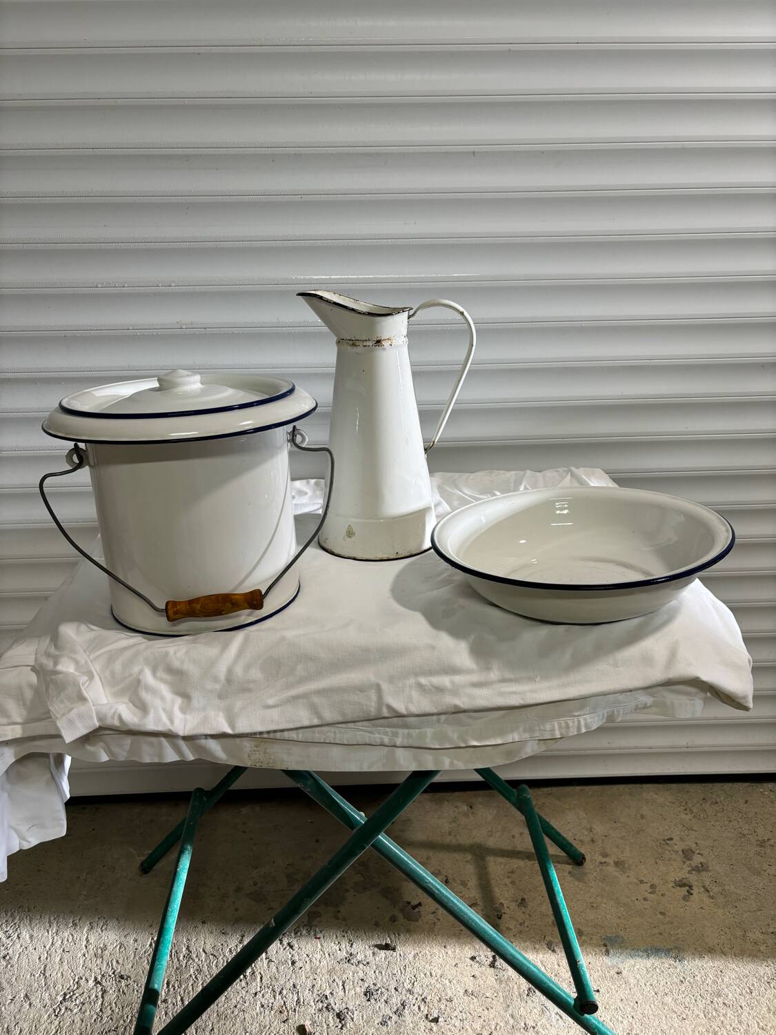 Pitcher bowl and enameled bucket