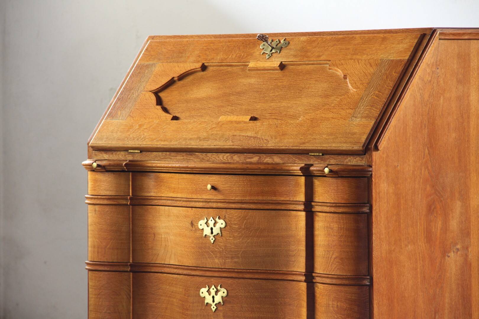 Bureau secrétaire pliant en chêne vintage des années 1960 dans le style de Kjærnulf
