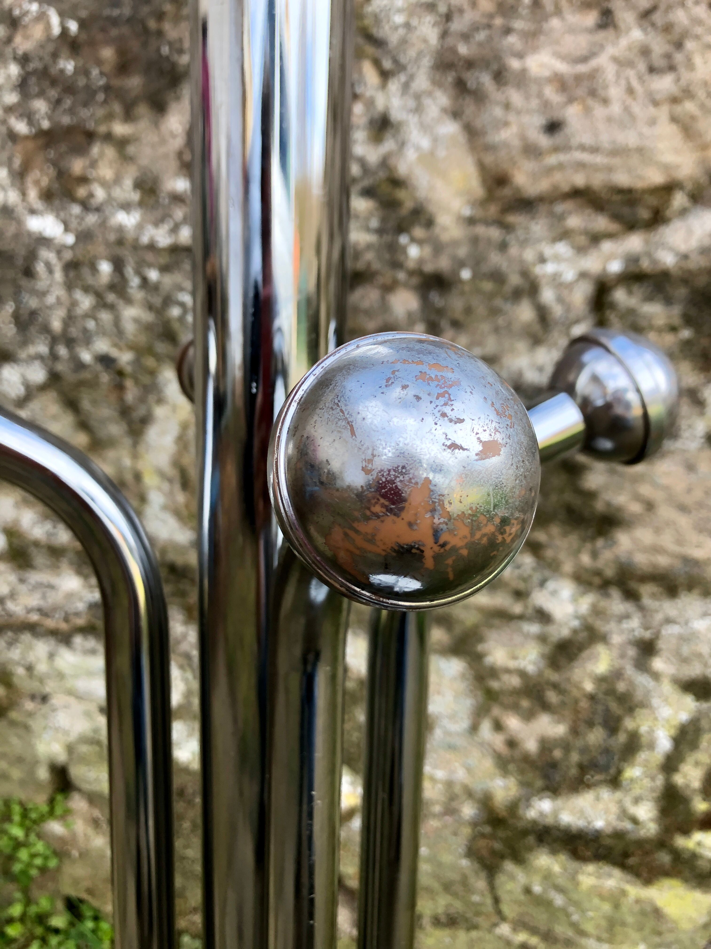 Coat rack chrome parrot with balls on marble foot 1970