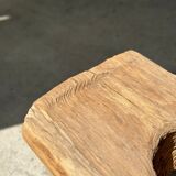 Side table in blond teak openwork tray