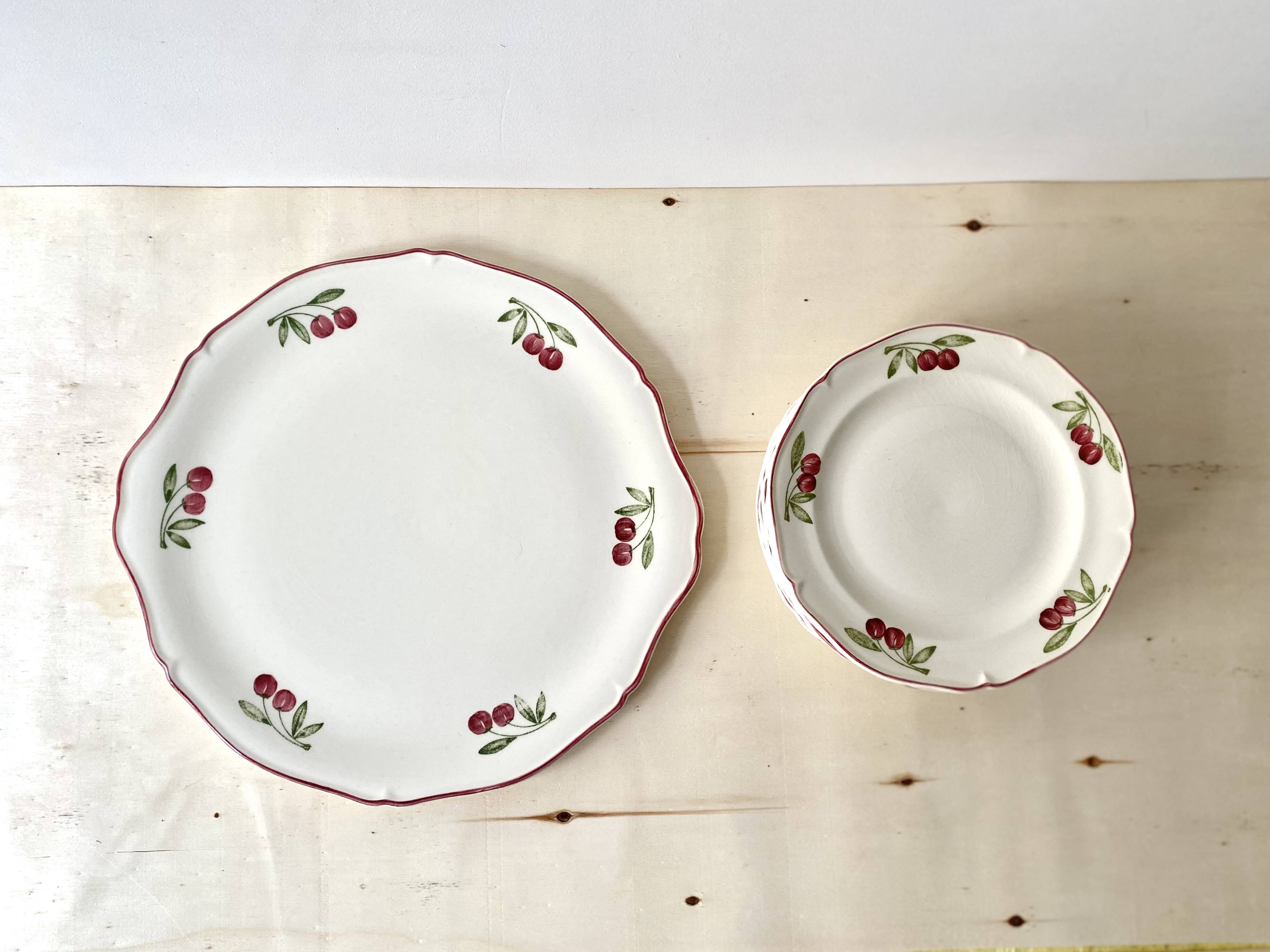 "Cherries" dessert service by Gien vintage, pie dish + 10 dessert plates, Faien ceramic