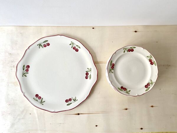 Service à dessert ''cerises'' par Gien vintage, plat à tarte + 10 assiettes à dessert, céramique faïen